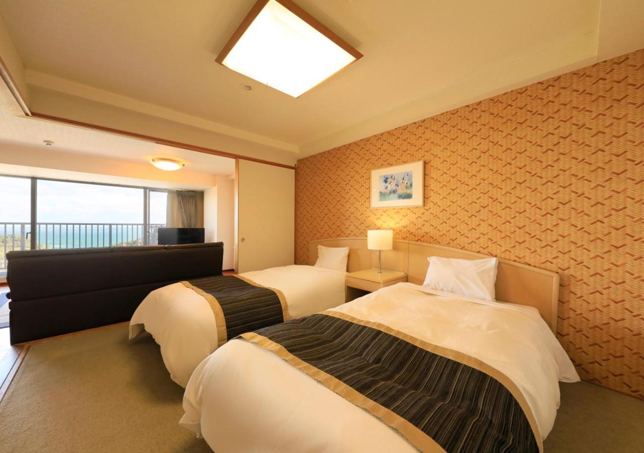Katsuura Hilltop Hotel&Residence Buitenkant foto