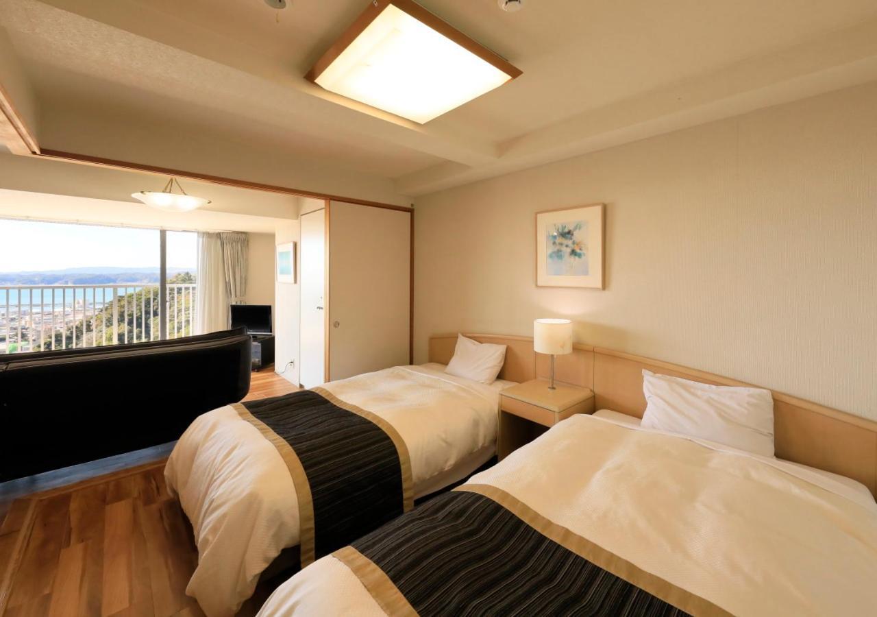 Katsuura Hilltop Hotel&Residence Buitenkant foto